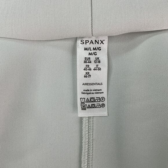 SPANX AirEssentials Cocoon Cardigan in White Cloud Size M/L NEW Athleisure Yoga - Picture 10 of 11